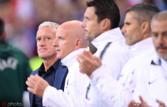 新万博app：法国放错对手国歌，德尚向阿尔巴尼亚教练组道